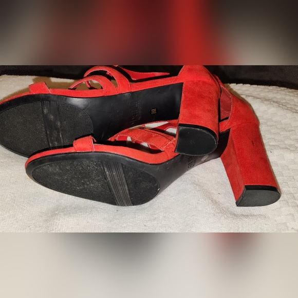 Shoes - Picture 3 of 3